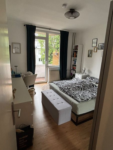Zwei Zimmer in Lindenthal: Helle Wohnung mit Balkon
